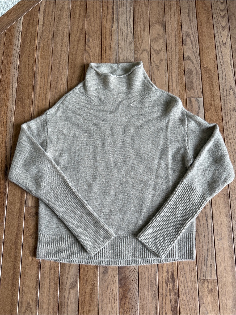 Aritzia’s Wilfred Cashmere Women's Sweater in Light Beige